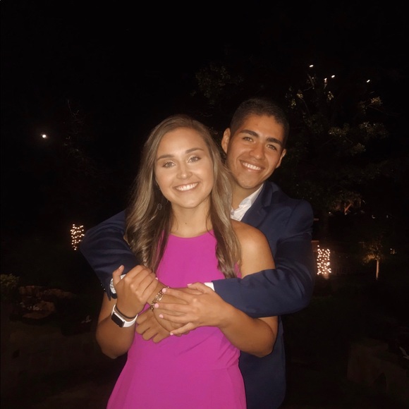 Meet your Posher, Danielle - Picture 1 of 1